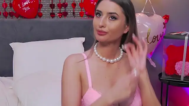 LoraDevine online show from 15, 2, 2025