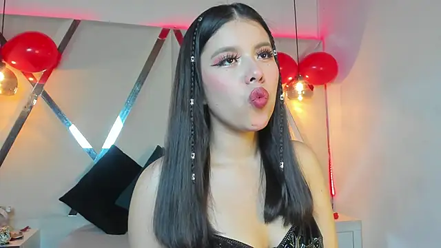 Snapshot of MarielQueenx chatting on 19, 2, 2025 MarielQueenx online show from 19, 2, 2025