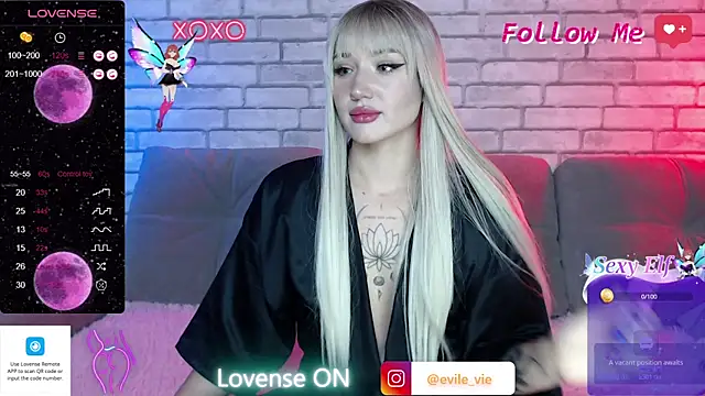 Snapshot of Eva_Evile chatting on 22, 12, 2024 Eva Evile online show from 22, 12, 2024