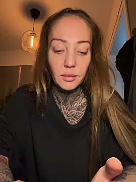 Snapshot of ElenaHaze chatting on 7, 4, 2026 ElenaHaze online show from 7, 4, 2026