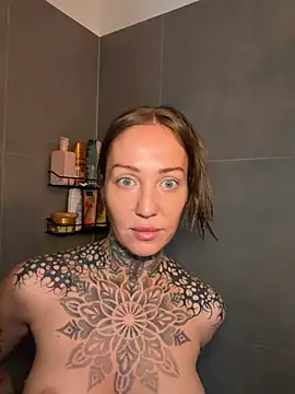 Snapshot of ElenaHaze chatting on 18, 4, 2026 ElenaHaze online show from 18, 4, 2026