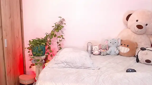 The queen of pleasure online show from 3, 10, 2025