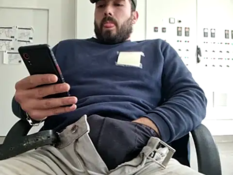 Snapshot of Leonormaldick chatting on 6, 2, 2026 Leonormaldick online show from 6, 2, 2026