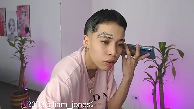 Snapshot of Jonesliam23 chatting on 21, 12, 2024 Jonesliam23 online show from 21, 12, 2024