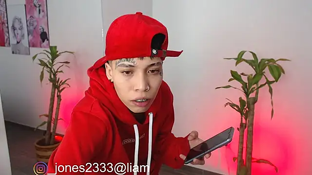 Snapshot of Jonesliam23 chatting on 23, 12, 2024 Jonesliam23 online show from 23, 12, 2024
