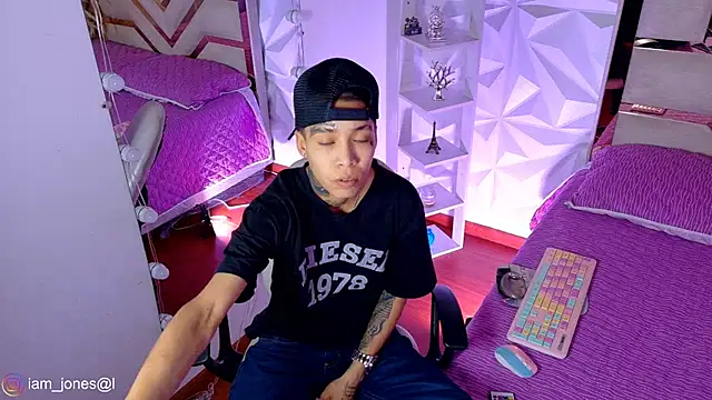 Jonesliam23 online show from 11, 5, 2026