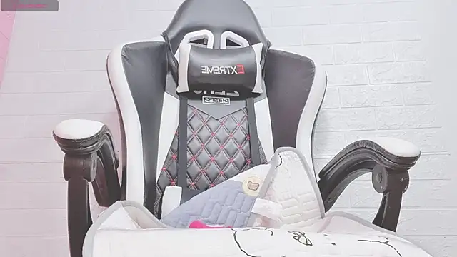 JessicaKale online show from 7, 3, 2025