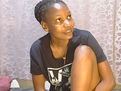 Snapshot of slim_girl02 chatting on 28, 9, 2025 slim girl02 online show from 28, 9, 2025