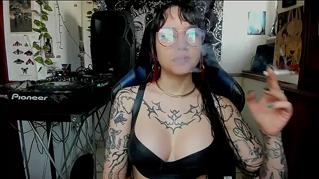 Snapshot of Demongirl6666 chatting on 18, 3, 2025 Demongirl6666 online show from 18, 3, 2025