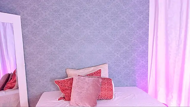 Snapshot of CatrinaRossi chatting on 24, 1, 2025 CatrinaRossi online show from 24, 1, 2025