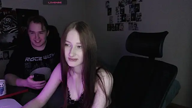 Snapshot of camcoupbang chatting on 8, 9, 2025 camcoupbang online show from 8, 9, 2025