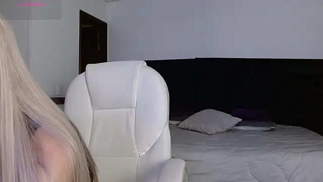 peyton golden1 online show from 13, 5, 2026