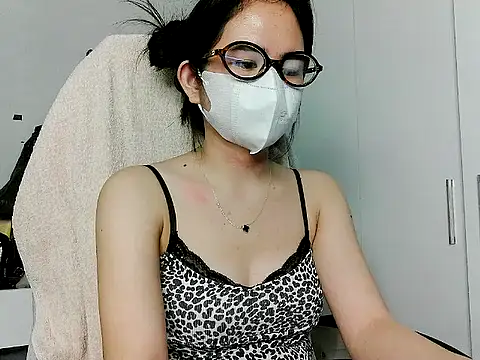 Yin-girl online show from 19, 11, 2025