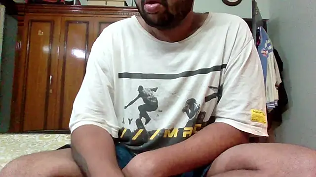 Snapshot of whoreboi98 chatting on 19, 12, 2024 whoreboi98 online show from 19, 12, 2024