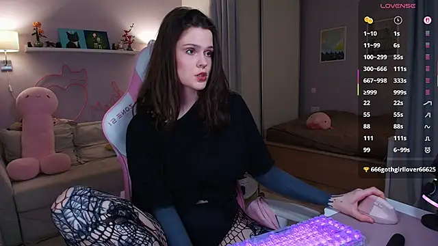 Snapshot of lisa_moonlight chatting on 14, 10, 2025 lisa moonlight online show from 14, 10, 2025