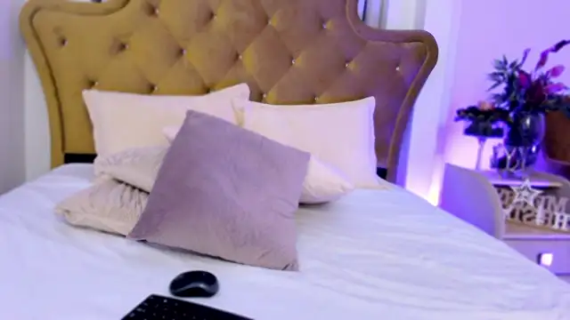 Snapshot of beauty_luna18 chatting on 17, 12, 2024 beauty luna18 online show from 17, 12, 2024