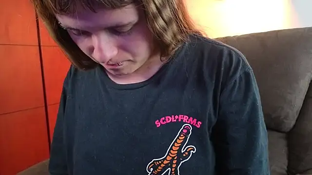 NEXT DOOR GIRL  online show from 13, 12, 2025