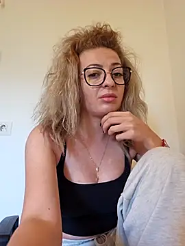 Snapshot of Selenna_emma chatting on 15, 9, 2025 Selenna emma online show from 15, 9, 2025