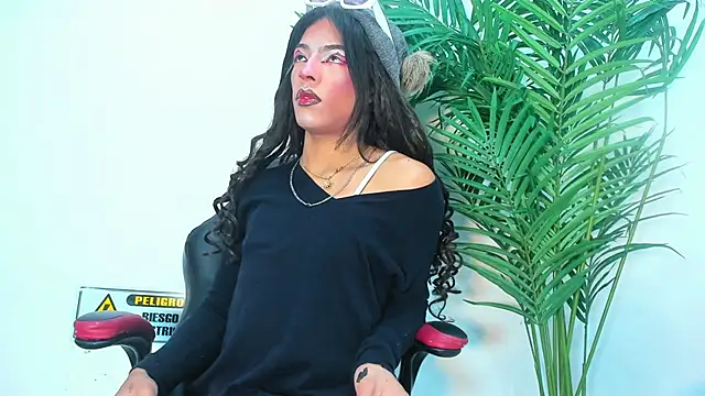 Briyit Doll online show from 3, 12, 2024