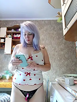 Tina Alev online show from 26, 9, 2025