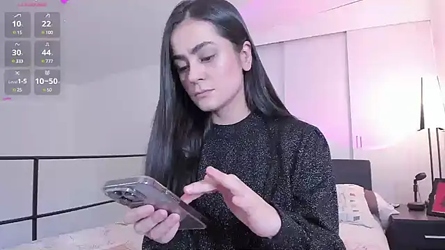 Snapshot of guccipussy1 chatting on 12, 12, 2024 guccipussy1 online show from 12, 12, 2024
