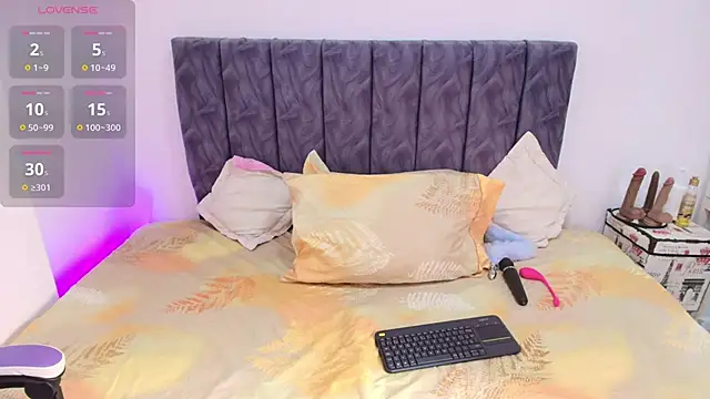 Sophiee Velvet online show from 7, 3, 2026