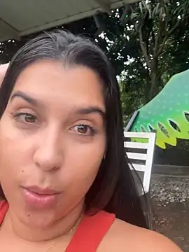 Snapshot of NiaSoler chatting on 16, 11, 2025 NiaSoler online show from 16, 11, 2025