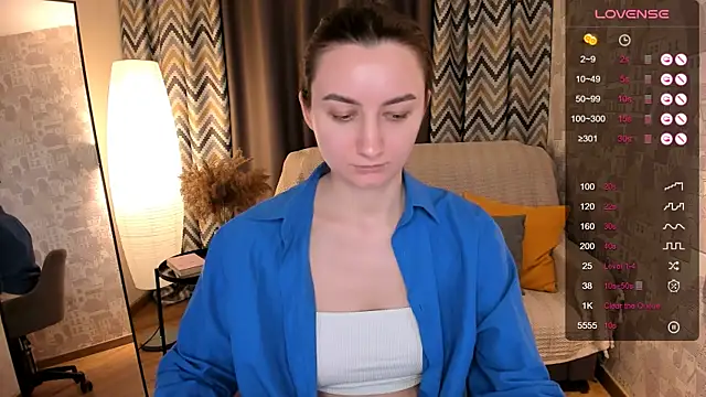 Snapshot of annacooleman chatting on 6, 3, 2025 annacooleman online show from 6, 3, 2025