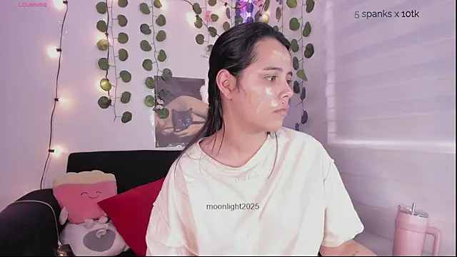 moonliiiight1 online show from 18, 9, 2025