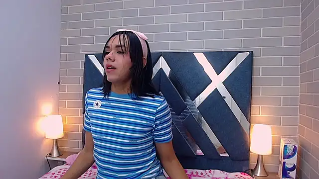 Snapshot of AndreaGil_ chatting on 30, 12, 2024 AndreaGil  online show from 30, 12, 2024
