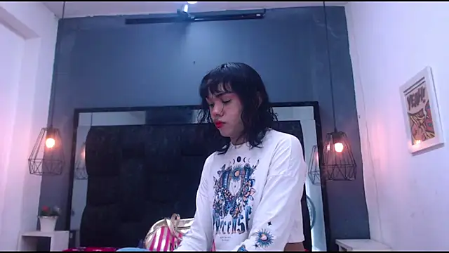 Snapshot of AndreaGil_ chatting on 16, 9, 2025 AndreaGil  online show from 16, 9, 2025
