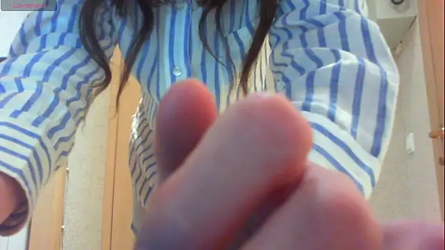 Snapshot of khu_yam chatting on 2, 11, 2025 khu yam online show from 2, 11, 2025