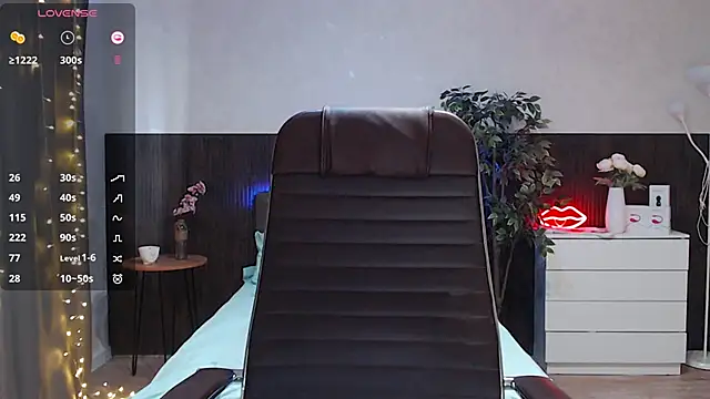 Cutie Annie online show from 5, 3, 2025