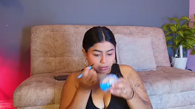 jade brunnette online show from 25, 5, 2026