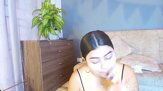 Snapshot of jade_brunnette chatting on 4, 7, 2026 jade brunnette online show from 4, 7, 2026