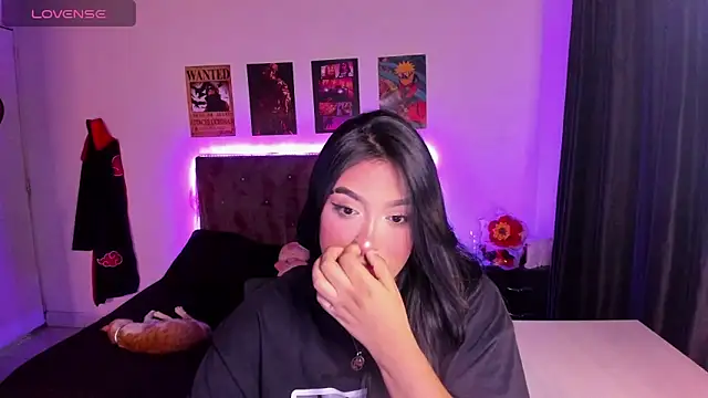 Mariana Hasper  online show from 15, 10, 2025