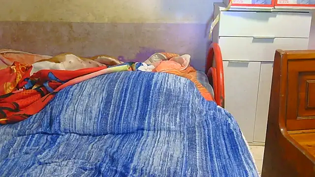 Snapshot of couplemilf2 chatting on 7, 2, 2025 couplemilf2 online show from 7, 2, 2025