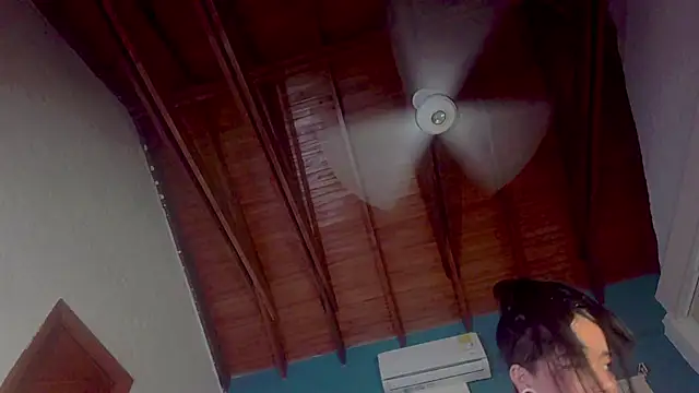 Snapshot of ariana-white- chatting on 9, 10, 2025 ariana-white- online show from 9, 10, 2025