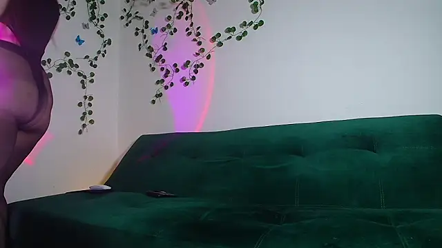 Snapshot of cattaleya02 chatting on 19, 12, 2024 cattaleya02 online show from 19, 12, 2024