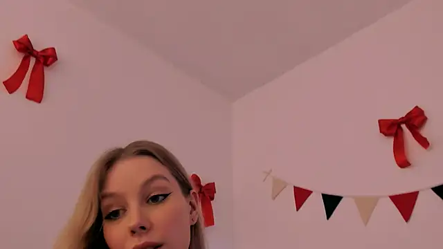 MiaDavis21 online show from 22, 12, 2024