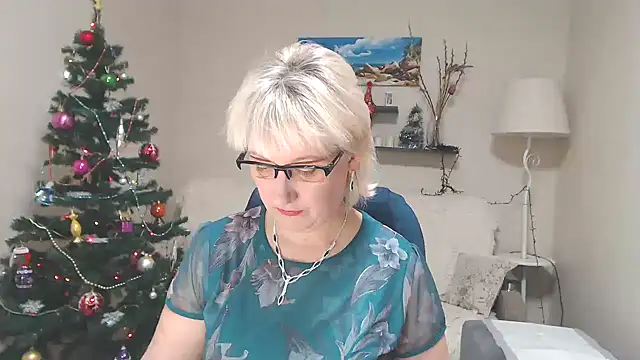 Snapshot of FleurMays chatting on 20, 12, 2024 FleurMays online show from 20, 12, 2024