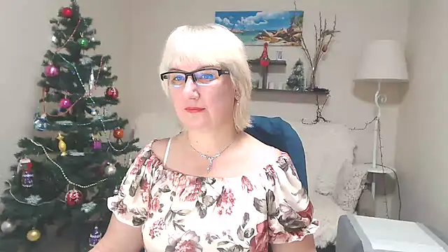 Snapshot of FleurMays chatting on 22, 12, 2024 FleurMays online show from 22, 12, 2024