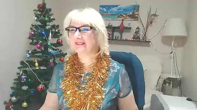 Snapshot of FleurMays chatting on 5, 1, 2025 FleurMays online show from 5, 1, 2025