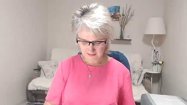 Snapshot of FleurMays chatting on 29, 9, 2025 FleurMays online show from 29, 9, 2025