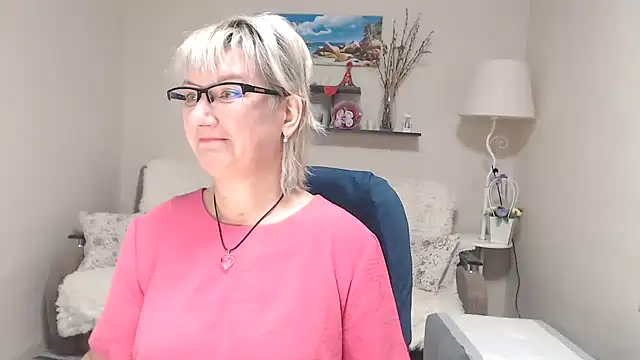 Snapshot of FleurMays chatting on 5, 10, 2025 FleurMays online show from 5, 10, 2025