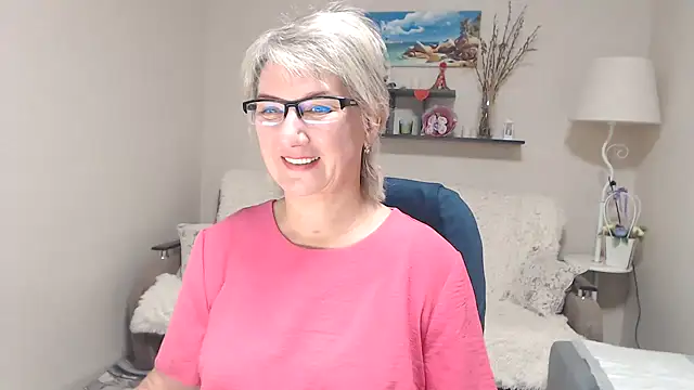 Snapshot of FleurMays chatting on 14, 10, 2025 FleurMays online show from 14, 10, 2025