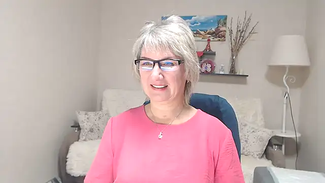 Snapshot of FleurMays chatting on 27, 10, 2025 FleurMays online show from 27, 10, 2025