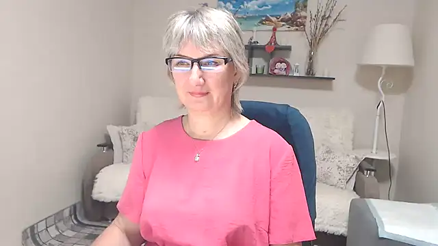 Snapshot of FleurMays chatting on 31, 10, 2025 FleurMays online show from 31, 10, 2025