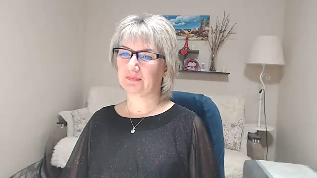 Snapshot of FleurMays chatting on 8, 11, 2025 FleurMays online show from 8, 11, 2025