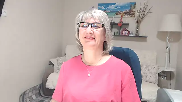 Snapshot of FleurMays chatting on 11, 11, 2025 FleurMays online show from 11, 11, 2025